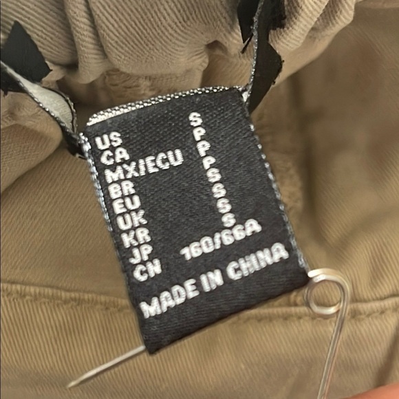 Forever 21 Women's Tan Cargo Pants size S - Picture 3 of 5